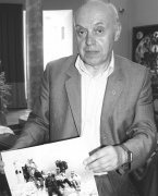 Kornelijos Ežerskytės nuotraukoje: Jonas Nekrašius yra sukūręs tiek fotografijų, kad jų pakaktų dar ne vienai ekspozicijai Kornelijos Ežerskytės nuotraukoje: Jonas Nekrašius yra sukūręs tiek fotografijų, kad jų pakaktų dar ne vienai ekspozicijai